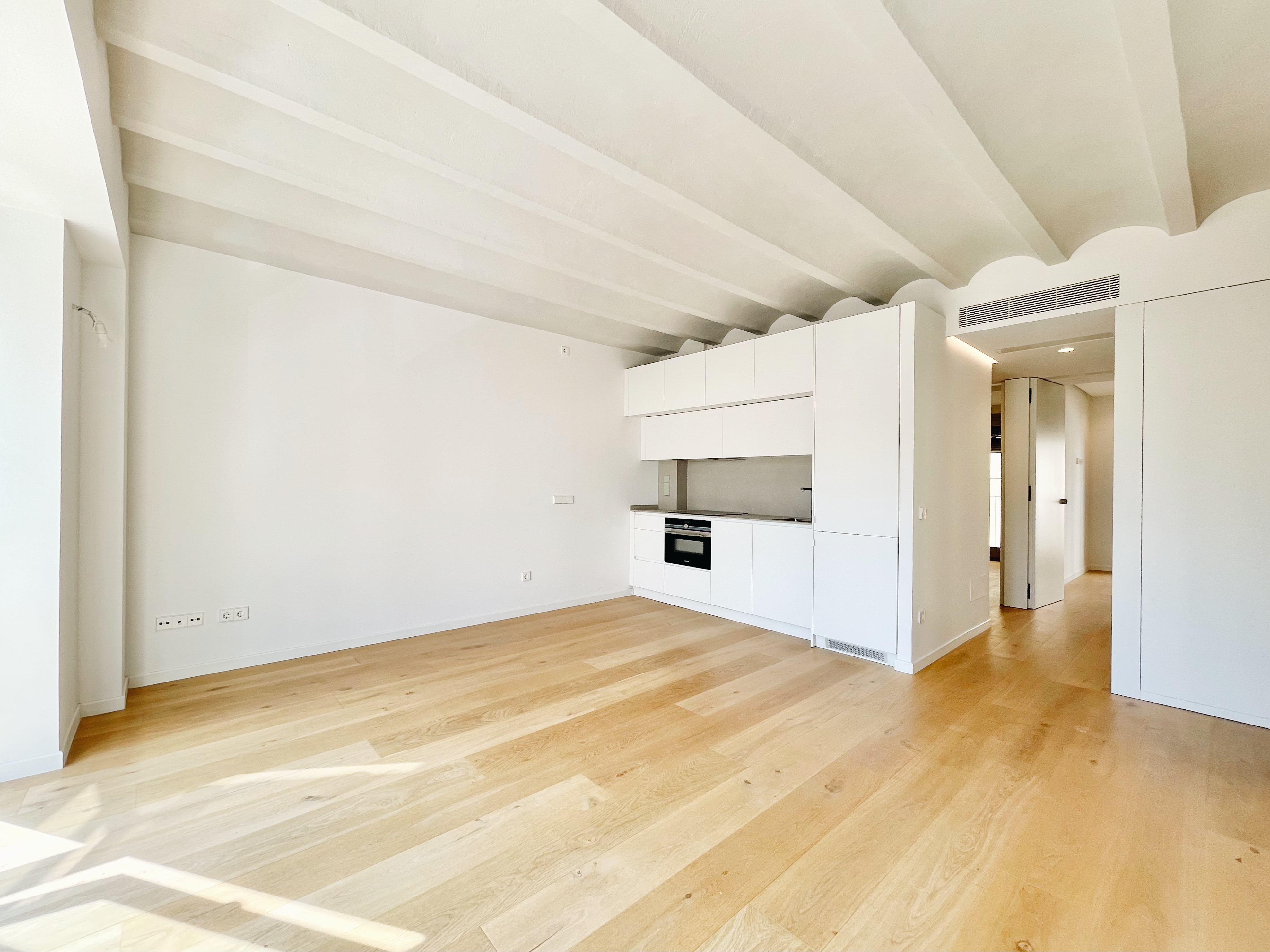 Two bedroom apartment for sale in Plaza Patines, Palma.