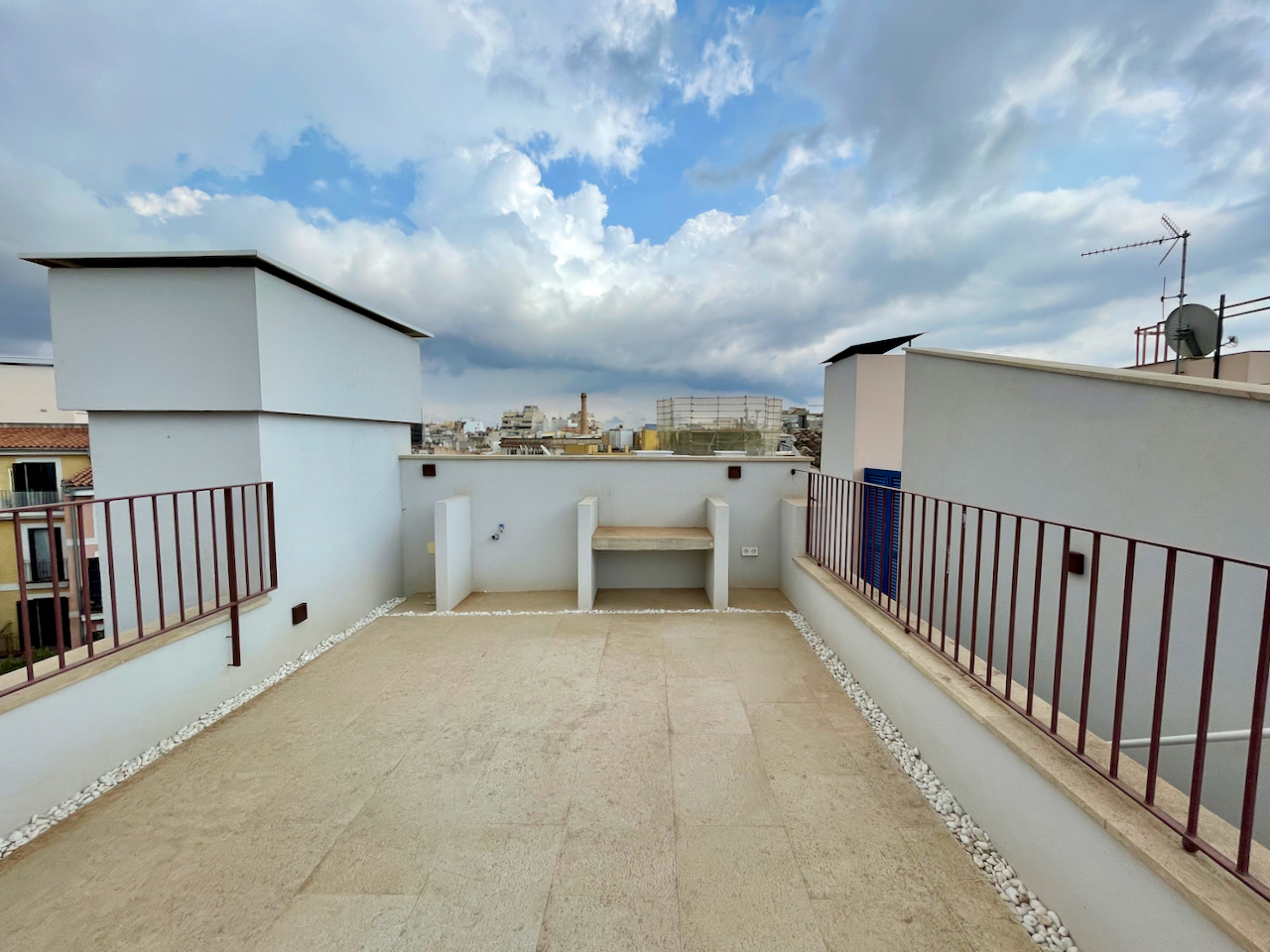Elegant en exclusief penthouse met terras in het oude centrum van Palma.