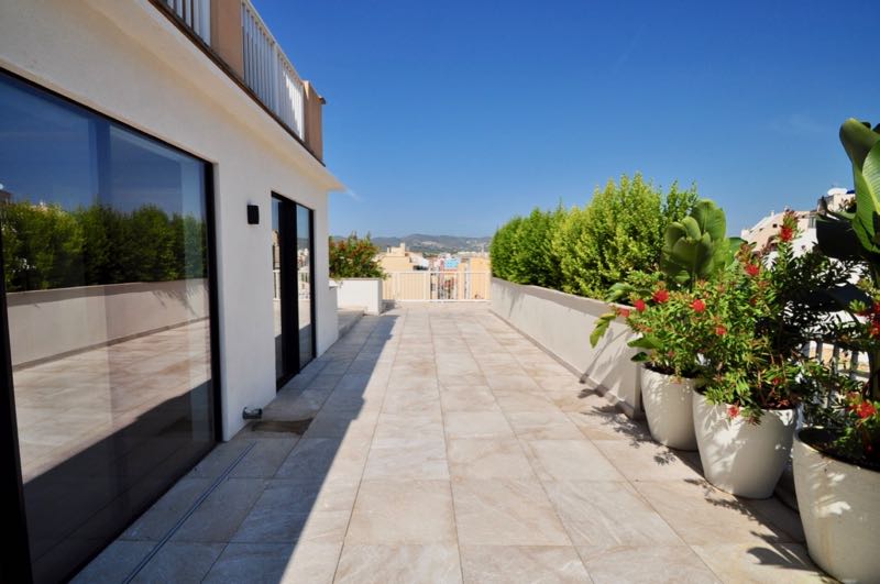 Penthouse te koop met terras in Palma, Mallorca.