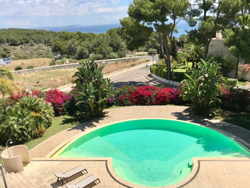 Atemberaubende Villa an der Küste von Palma de Mallorca, mit Blick auf das Meer, Pool und Land