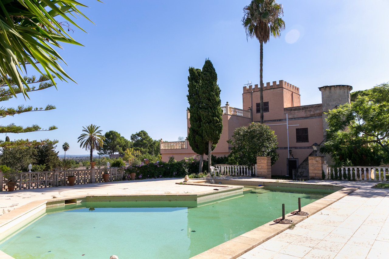 Magnificent rustic finca in Santa Maria with pool, Majorca.