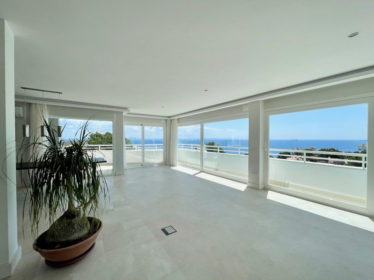 Penthouse with breath taking sea views, Cala Vinyes, Calvia.