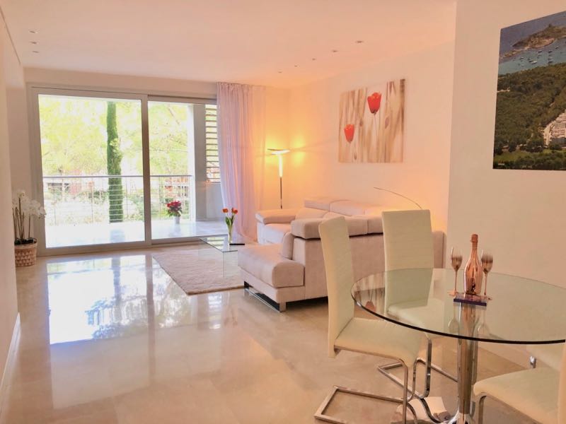 Elegante piso con 3 habitaciones en Bendinat, Mallorca.