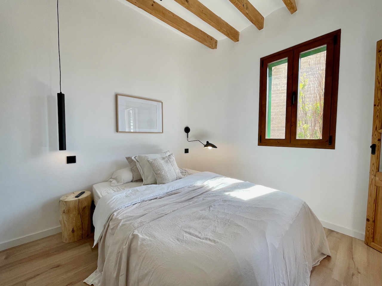 Charming flat in Santa Catalina, refurbished, sunny and with views to the church.