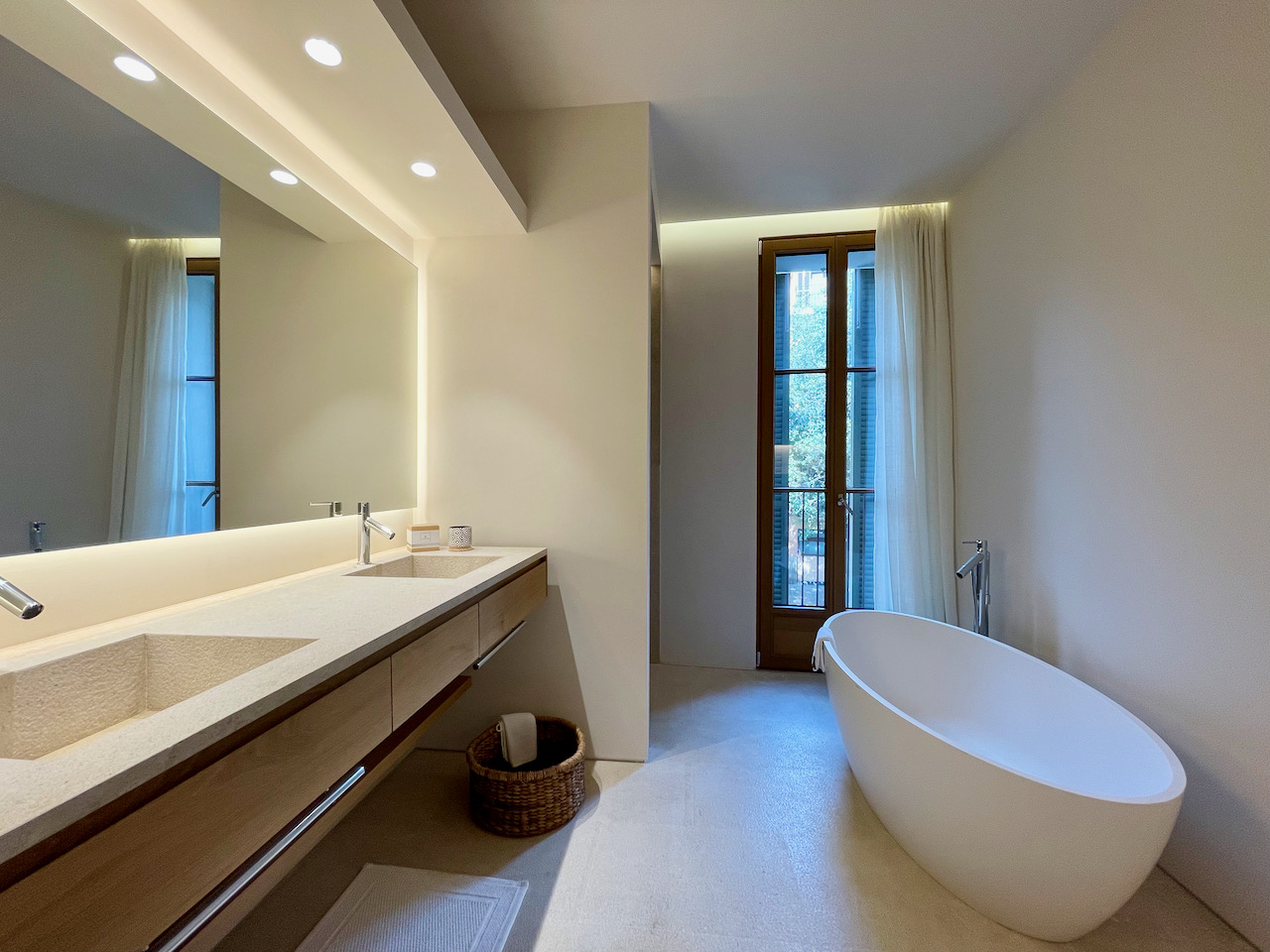Elegant luxury apartment in a Malloquin style building in the Old Town of Palma