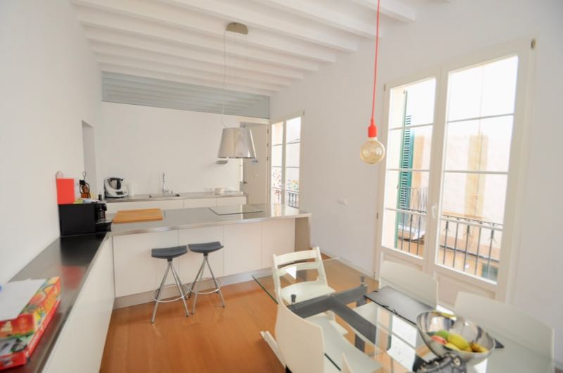 Designer apartment in a charming Old Town square with lots of light, Palma.