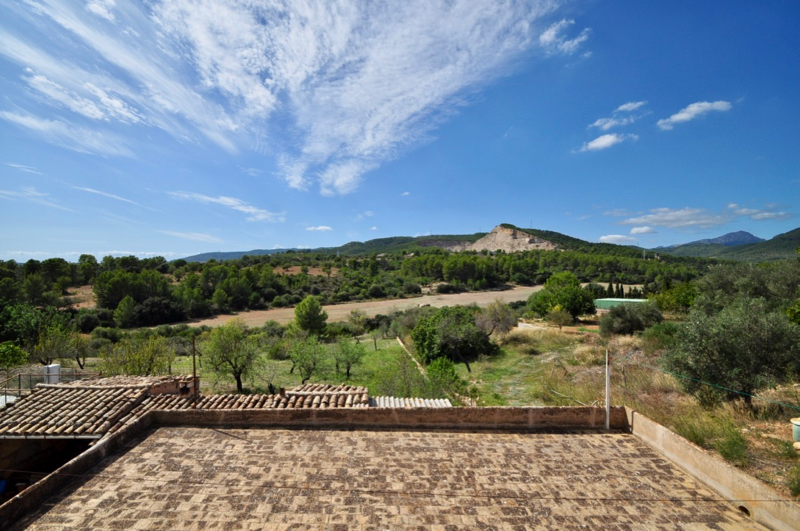 Charmante Wohnung zu vermieten mit Terrasse und Blick in Establements, Mallorca.