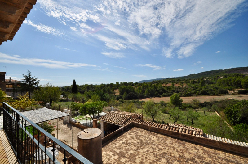 Charmant appartement te huur met terras en uitzicht in Establements, Mallorca.