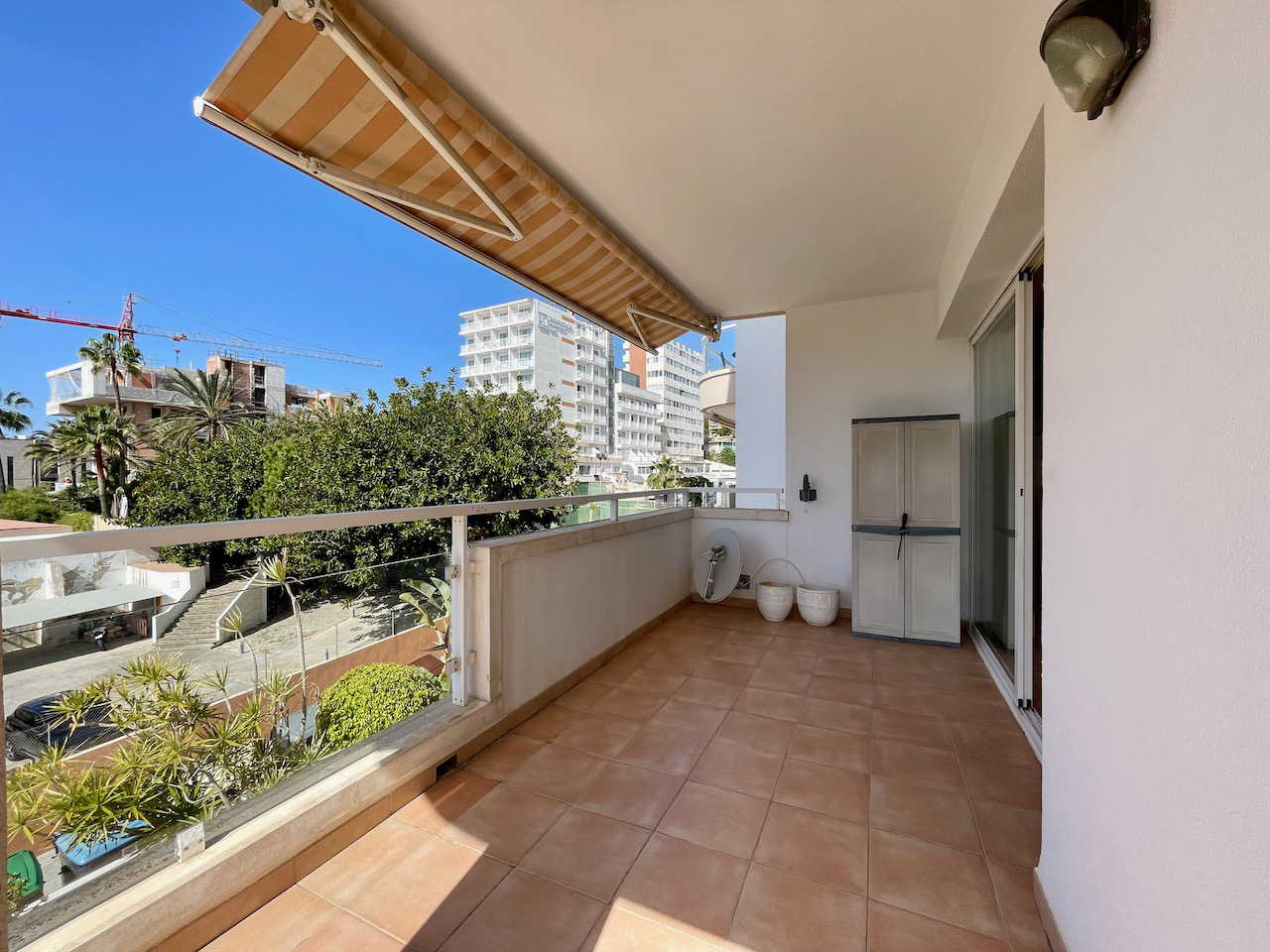 Appartement met veel potentieel in Marivent, met terras en parkeerplaats, Palma.