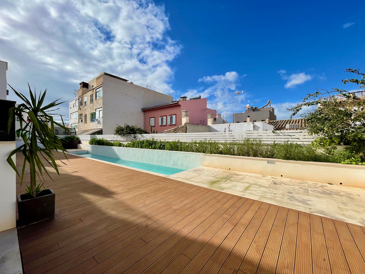 4 neu gebaute Doppelhaushälften in Molinar-Portixol mit Schwimmbad und 2 Parkplätzen.
