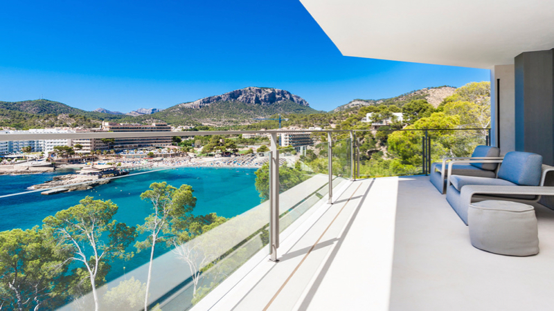 Impressive seafront villa in Camp de Mar, Mallorca.