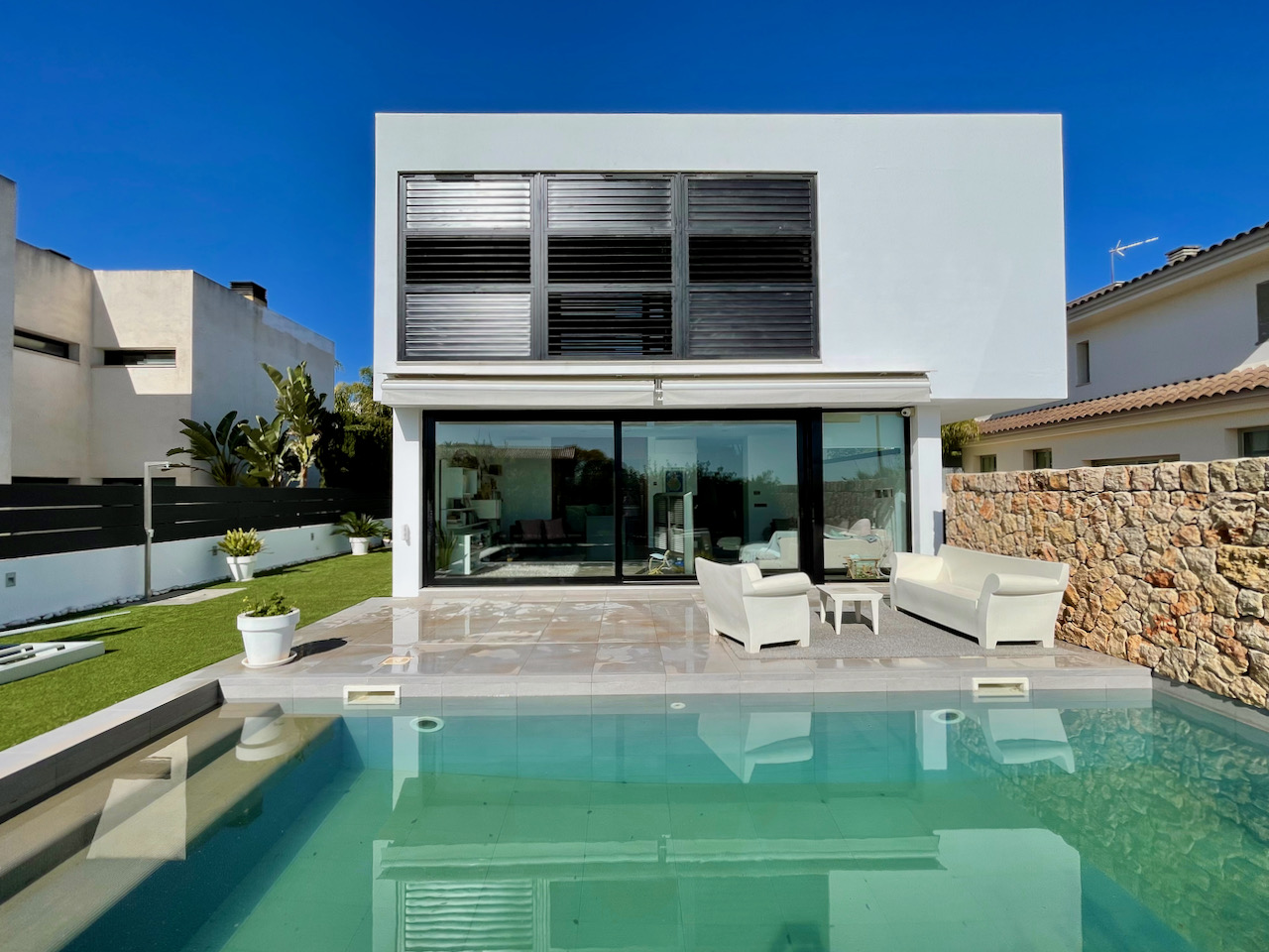 Fantastische villa met zwembad in de urbanisatie Son Puig, Palma.